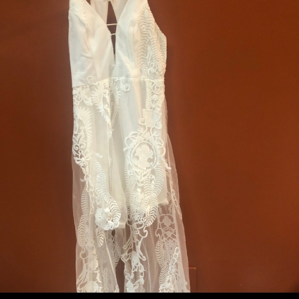 Morning Mist Sheer white Vneck Dress size 10